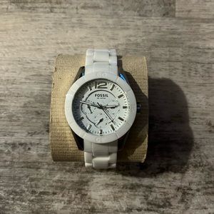 Fossil White Ceramic watch! Stainless steel and ceramic ❤️❤️